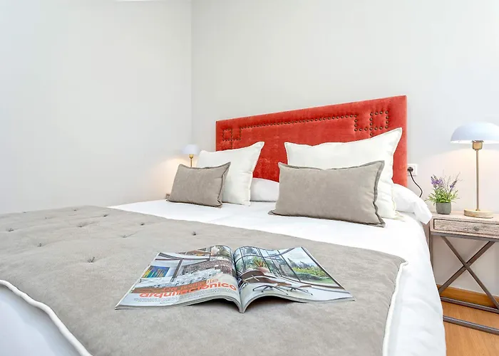 Genteel Manuel De Sandoval *