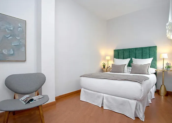 Genteel Manuel De Sandoval