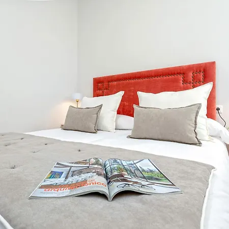 Genteel Manuel De Sandoval *